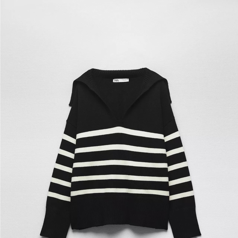 NWOT Zara Black and White V-Neck Sweater